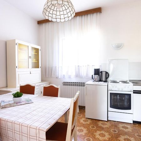 Apartments Lonzor I Selce Extérieur photo