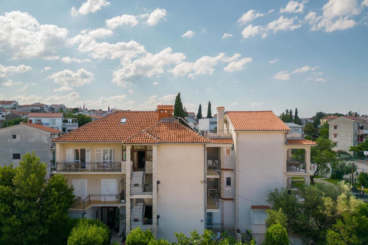 Apartments Lonzor I Selce Extérieur photo